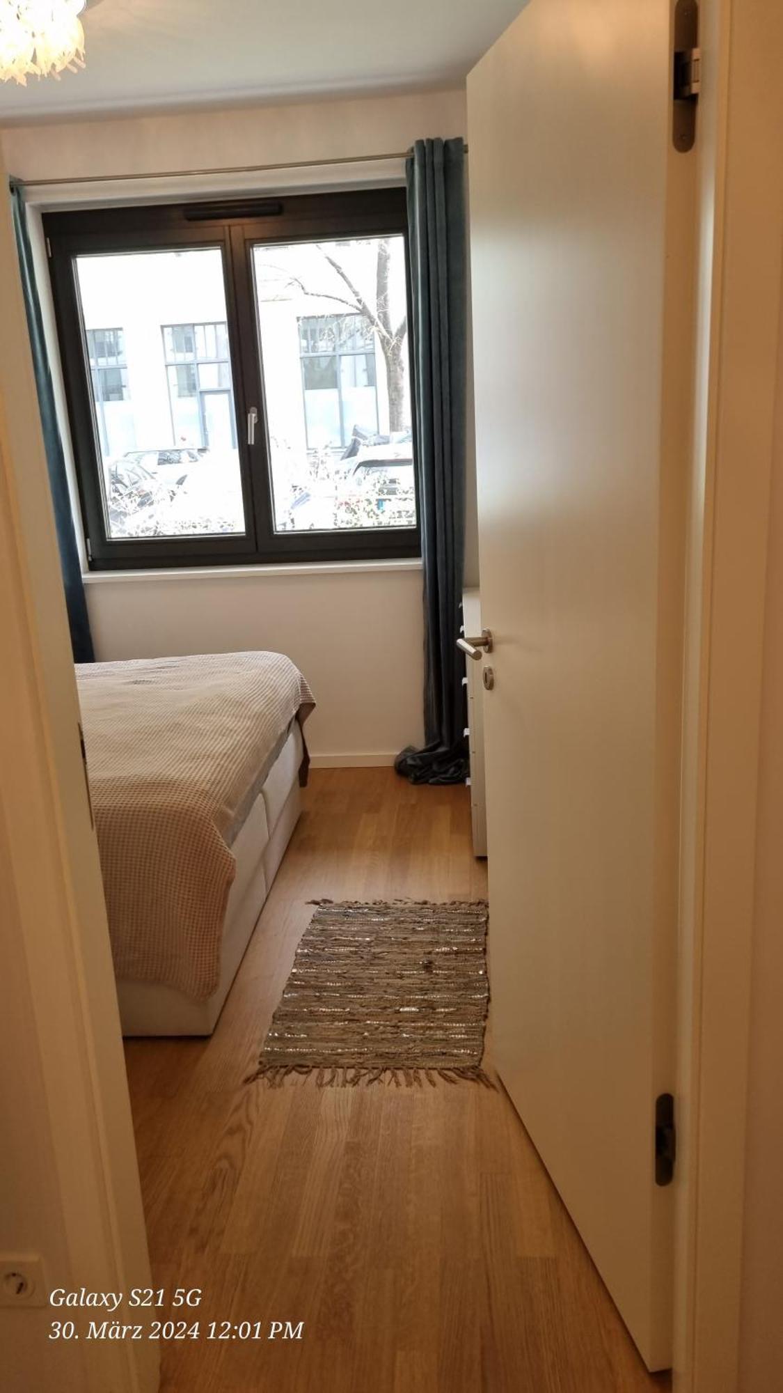 Luxi Luxurioeses Appartement Mit Terrasse Und Garten Mitten In Берлин Екстериор снимка