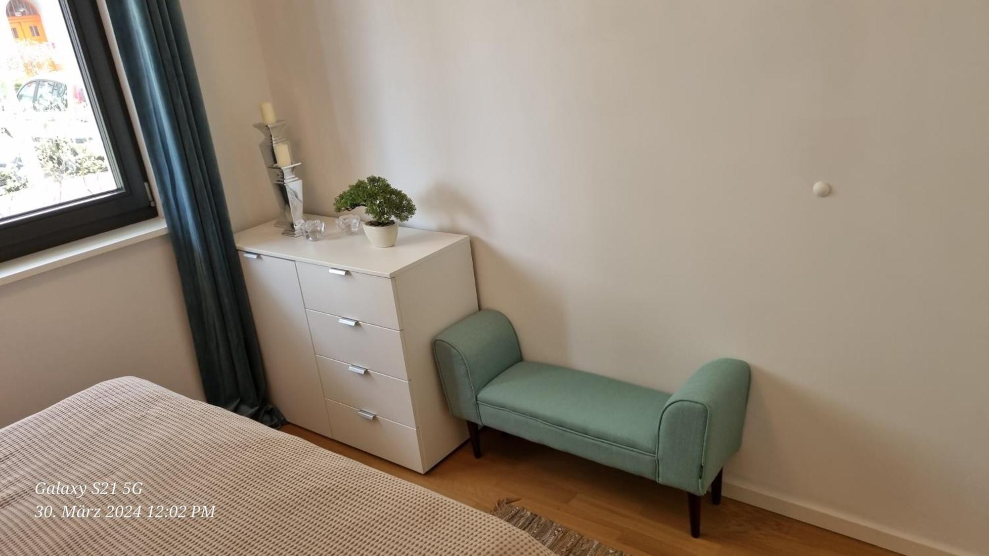 Luxi Luxurioeses Appartement Mit Terrasse Und Garten Mitten In Берлин Екстериор снимка